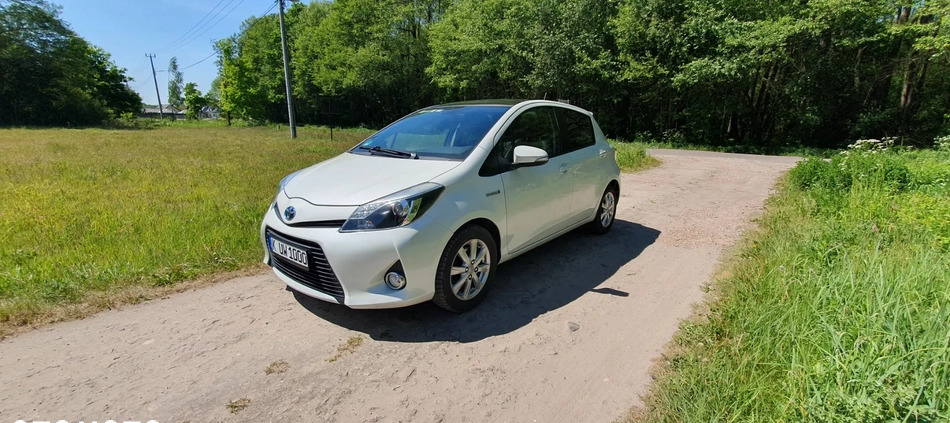 Toyota Yaris cena 29900 przebieg: 148000, rok produkcji 2013 z Białobrzegi małe 56